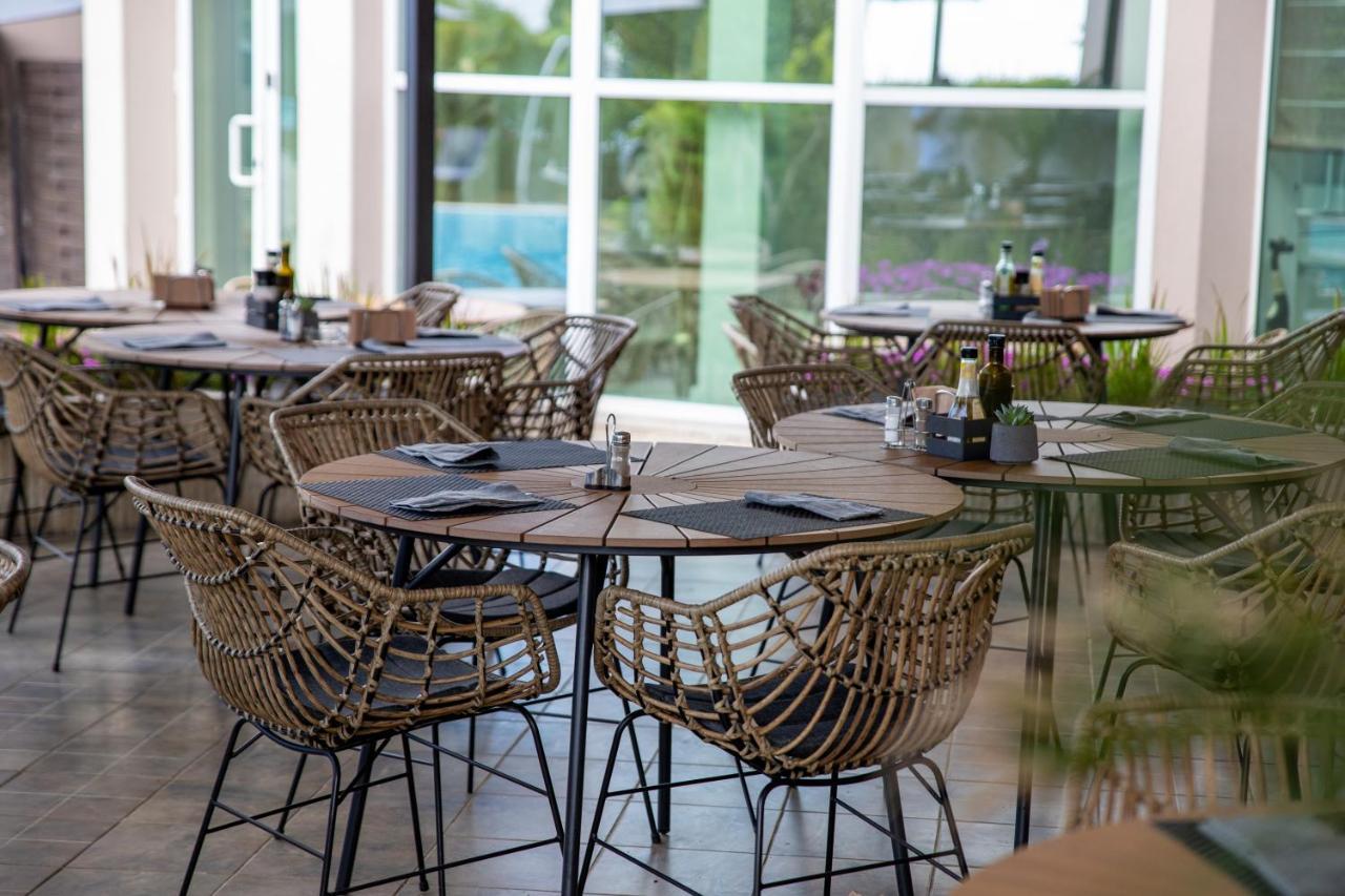 Selena Beach Family Hotel Созополь Экстерьер фото